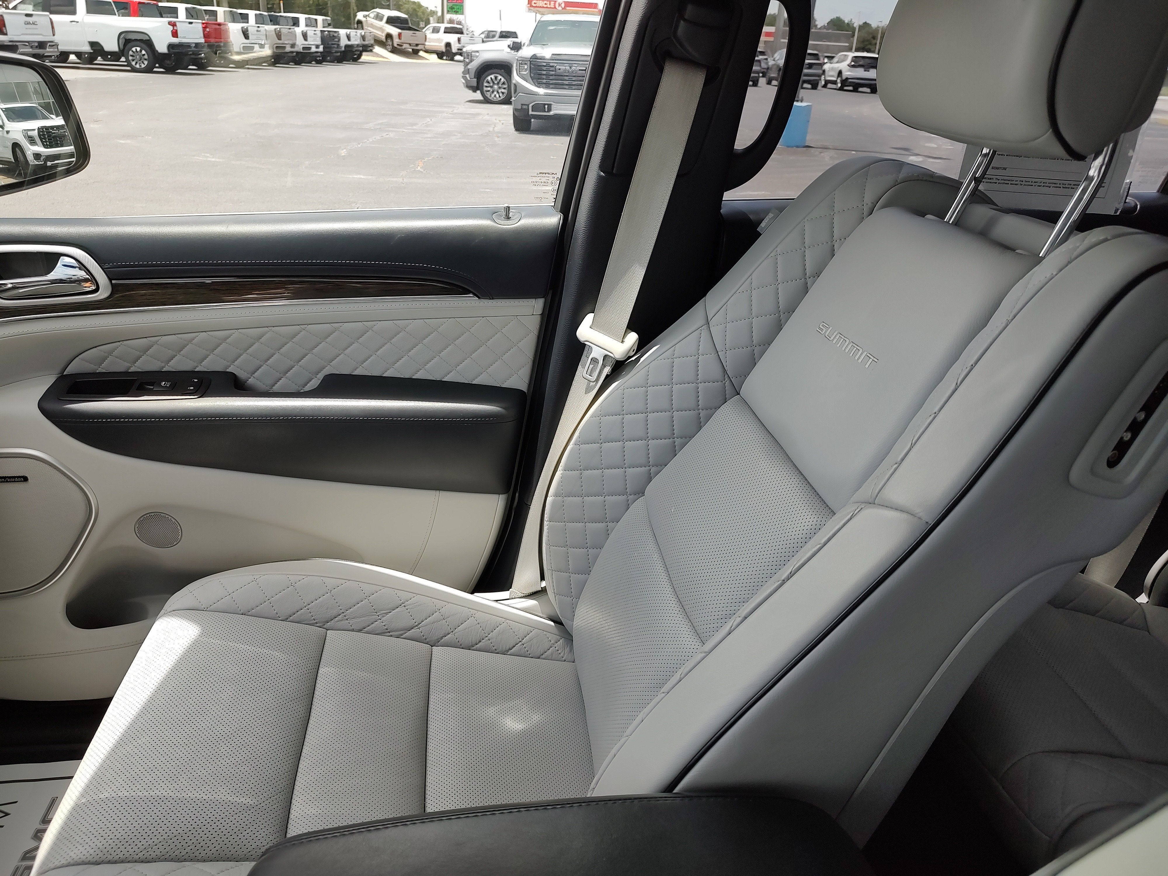 2020 Jeep Grand Cherokee Summit