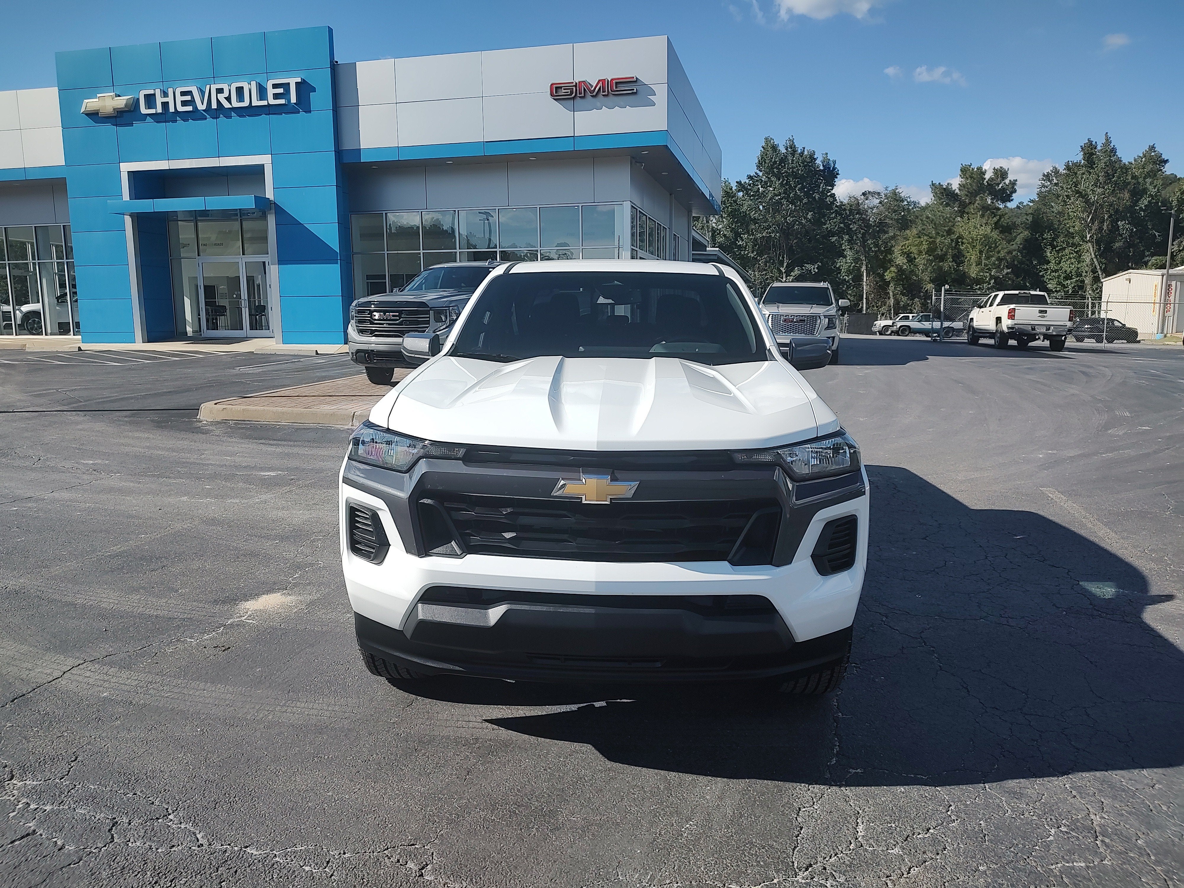 2025 Chevrolet Colorado WT/LT