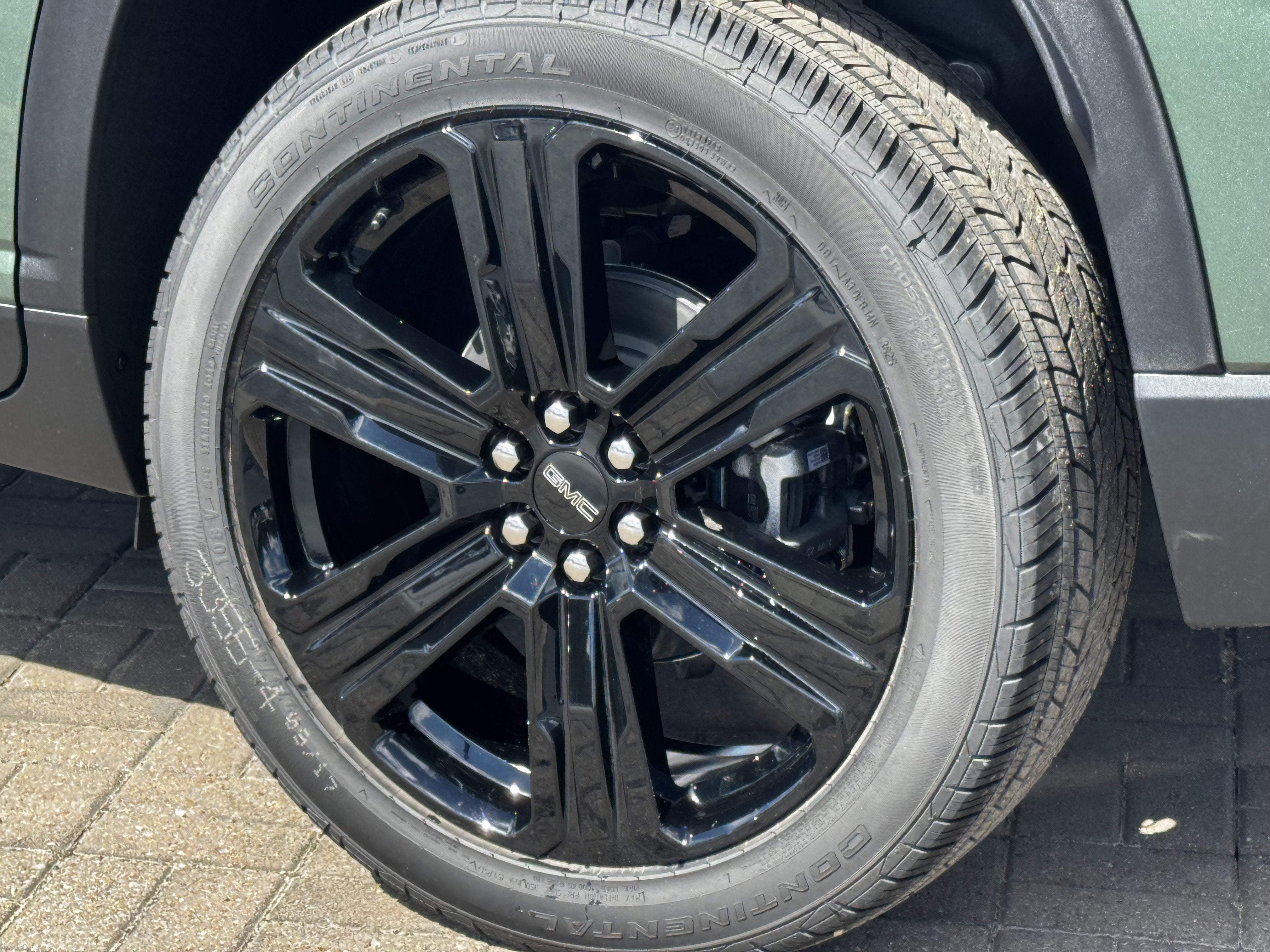 2027 GMC Acadia Elevation