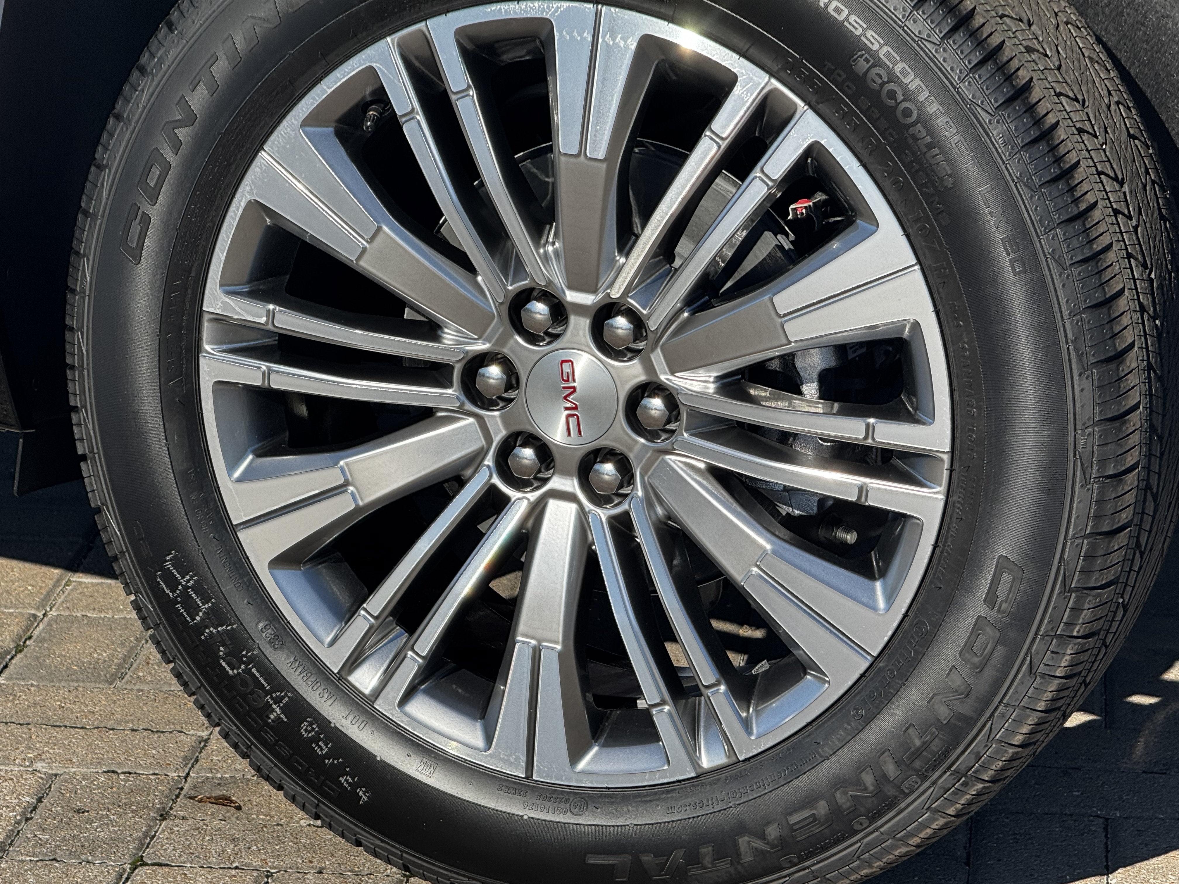 2027 GMC Acadia Denali