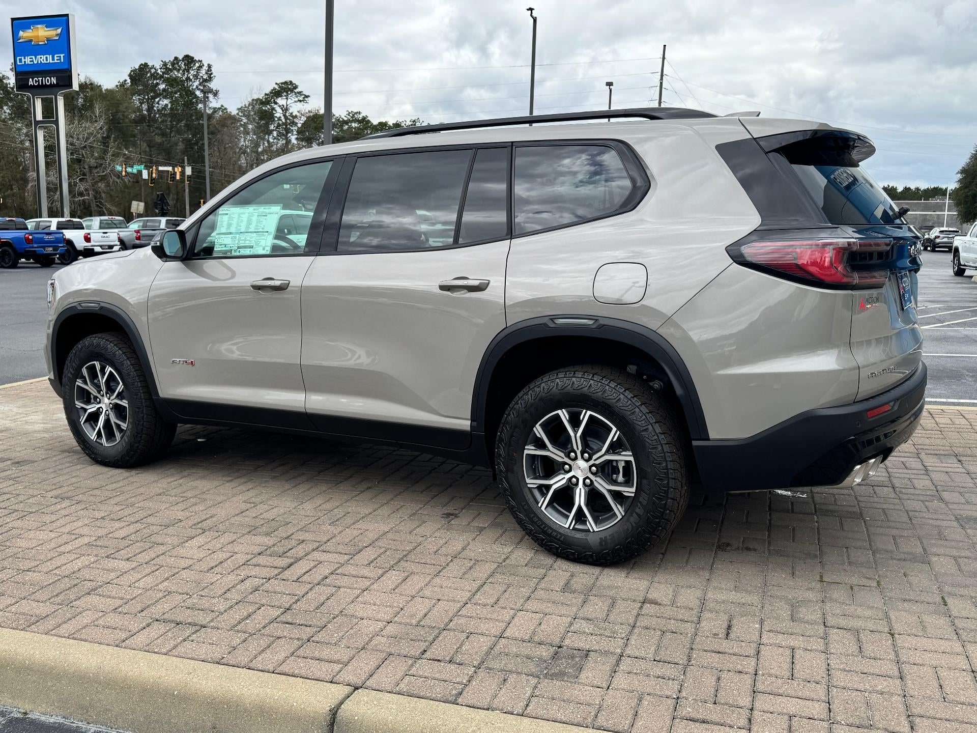 2026 GMC Acadia AT4
