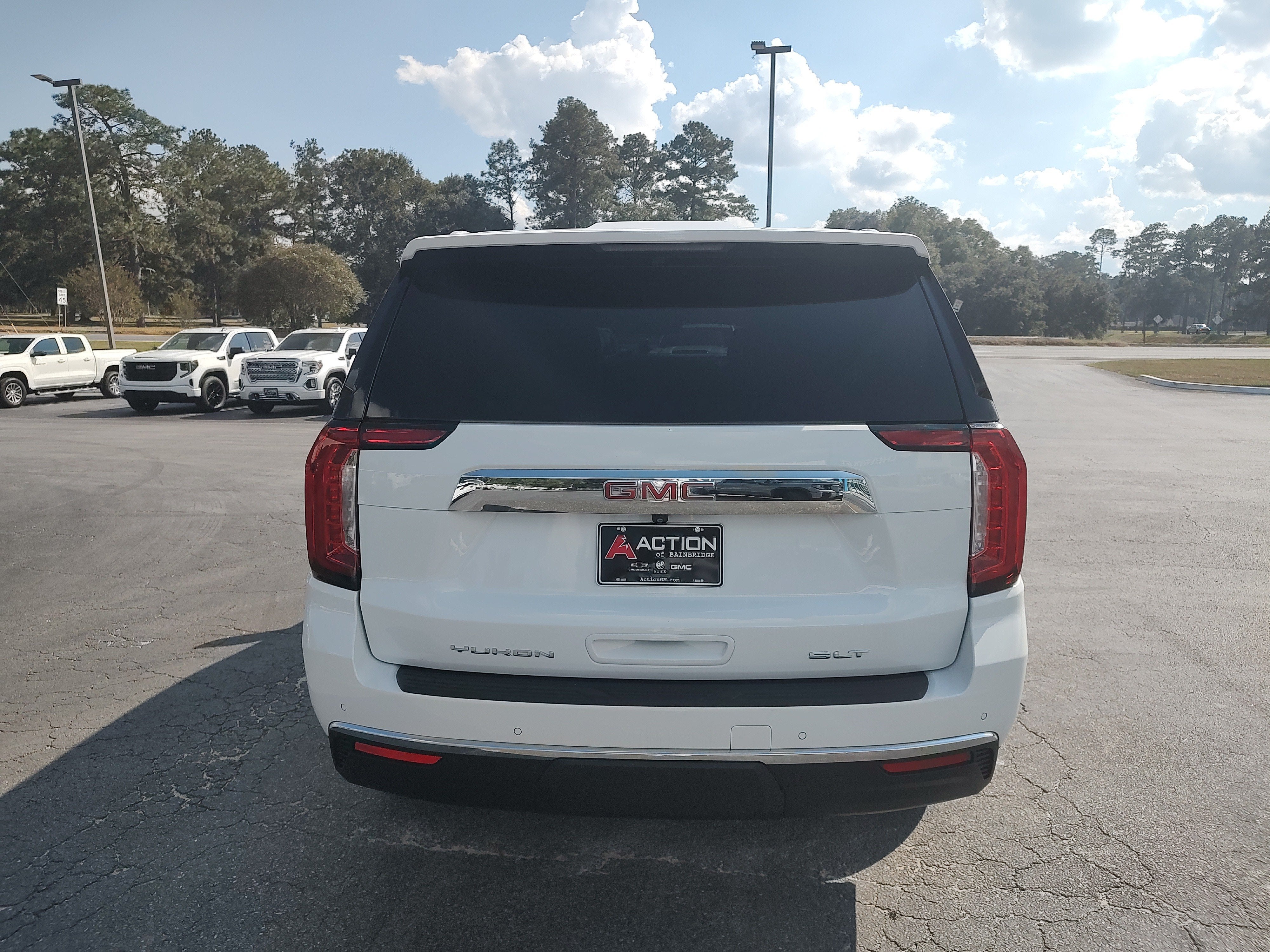 2024 GMC Yukon SLT