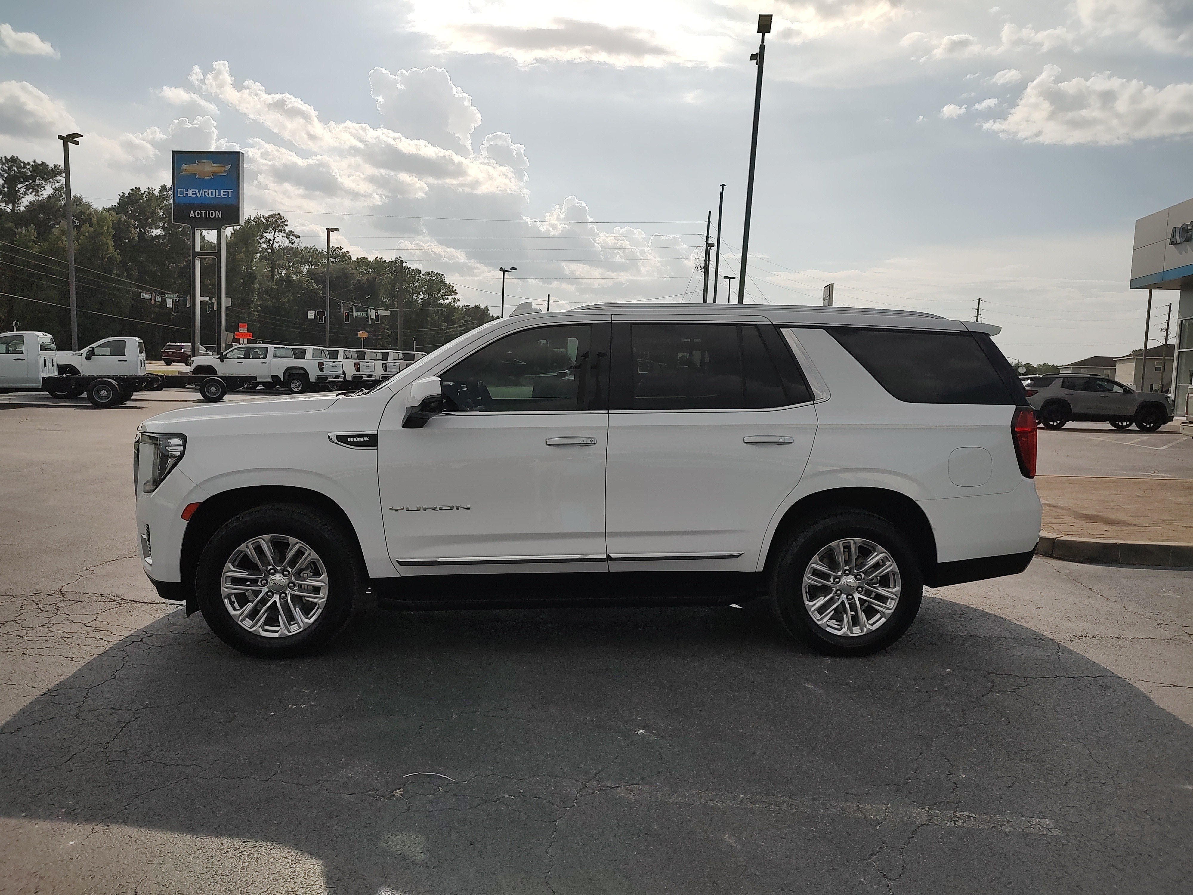 2024 GMC Yukon SLT