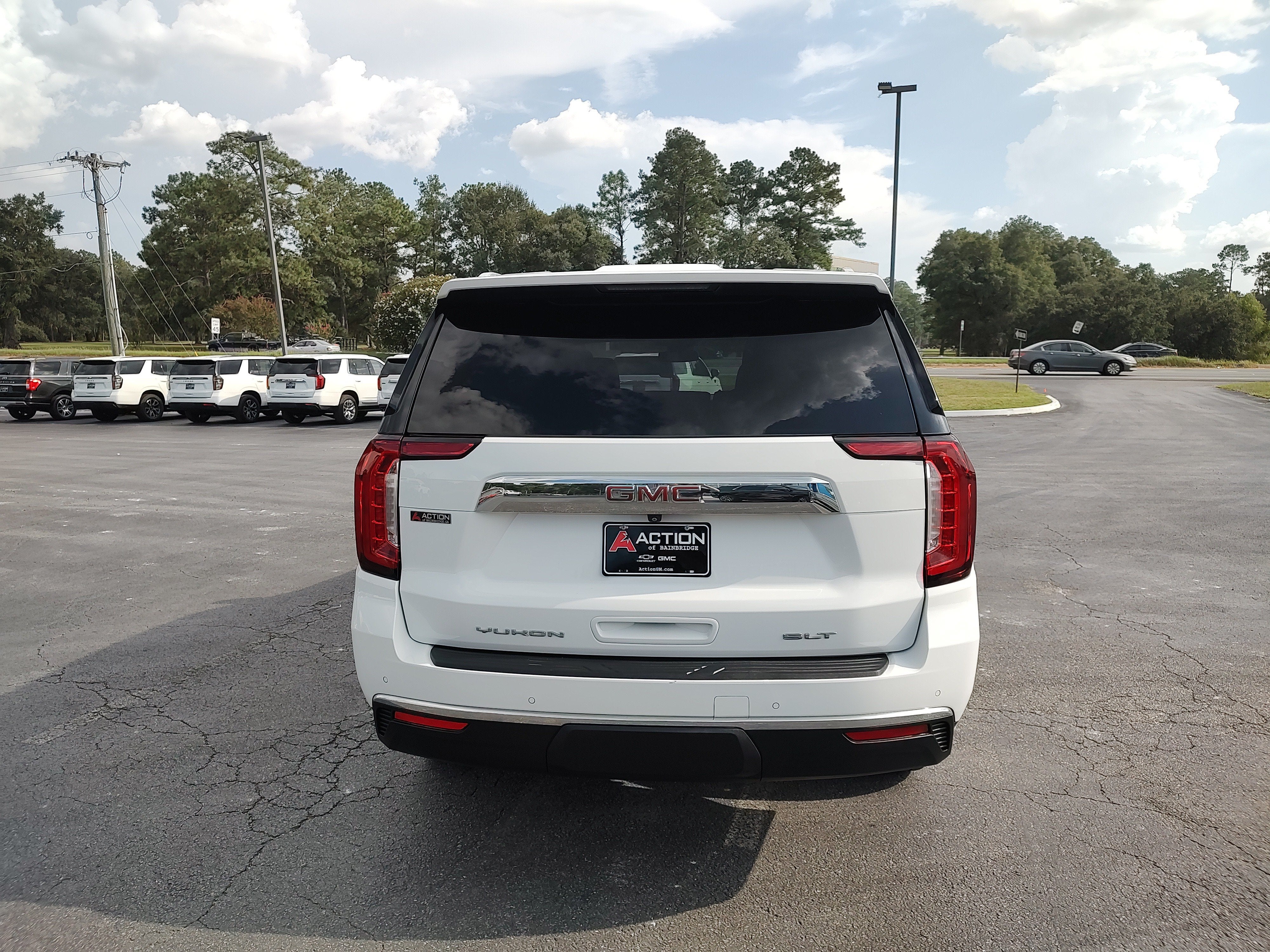 2024 GMC Yukon SLT