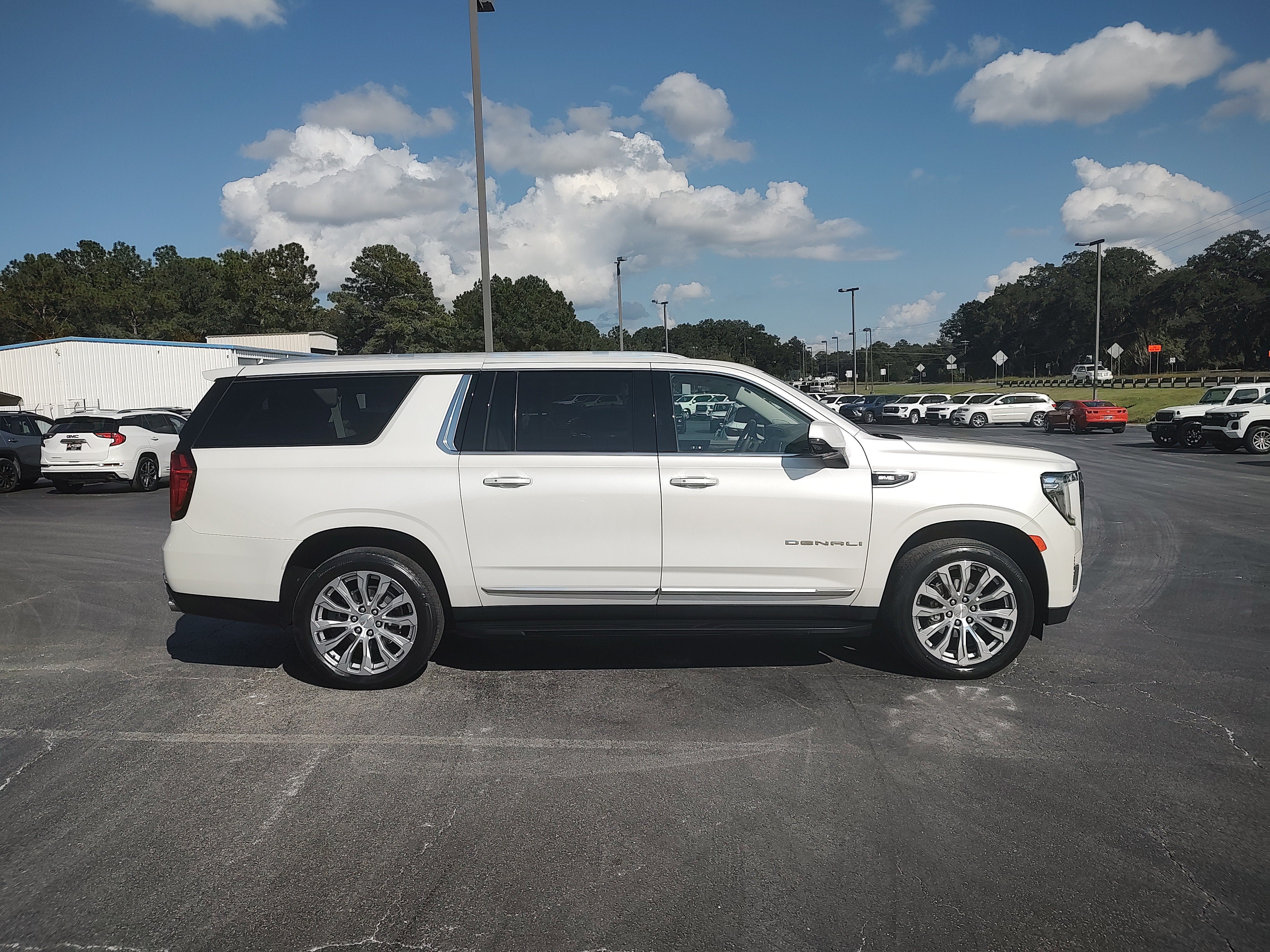 2023 GMC Yukon XL Denali