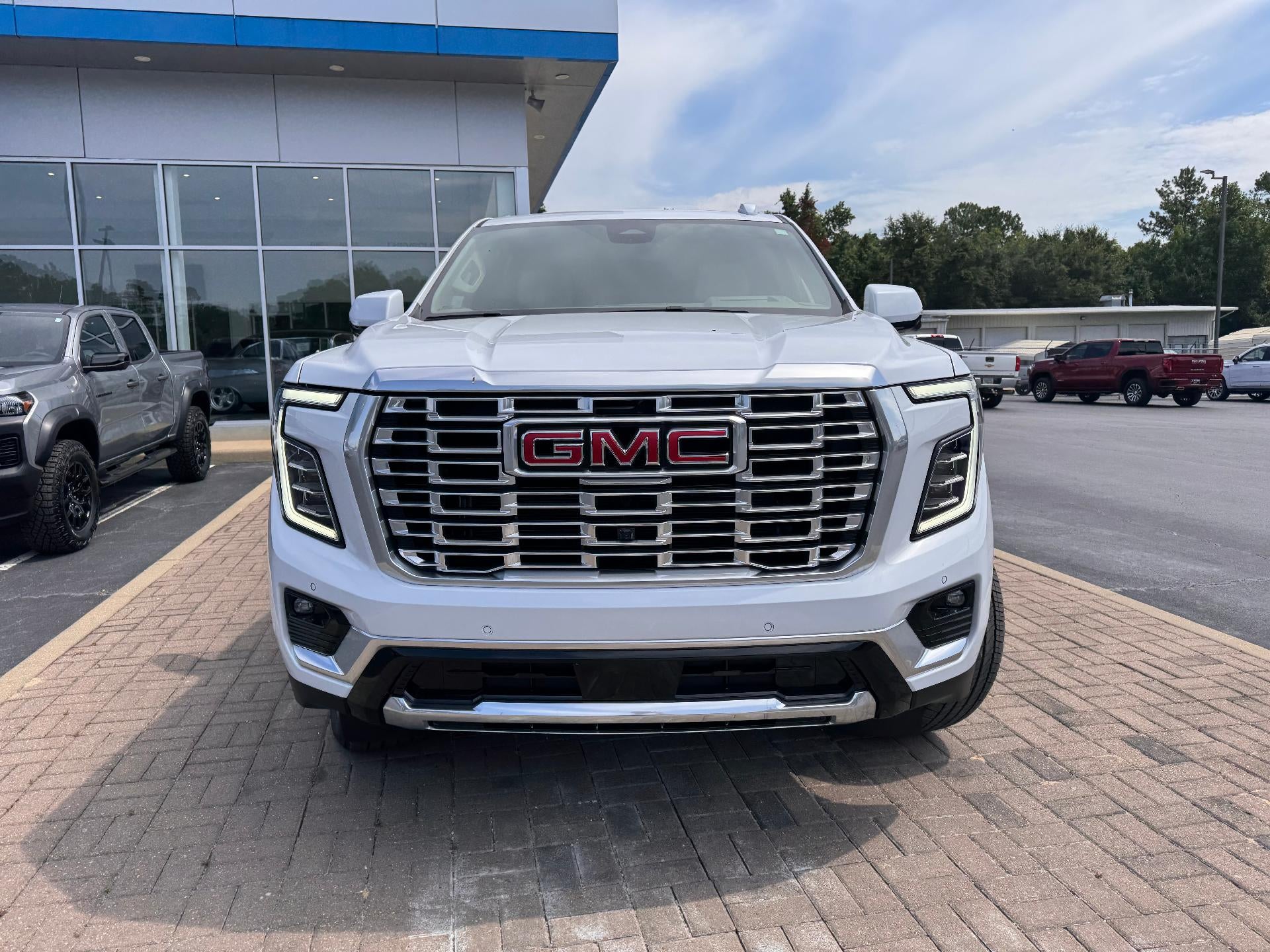 2026 GMC Yukon XL Denali - Photo 3
