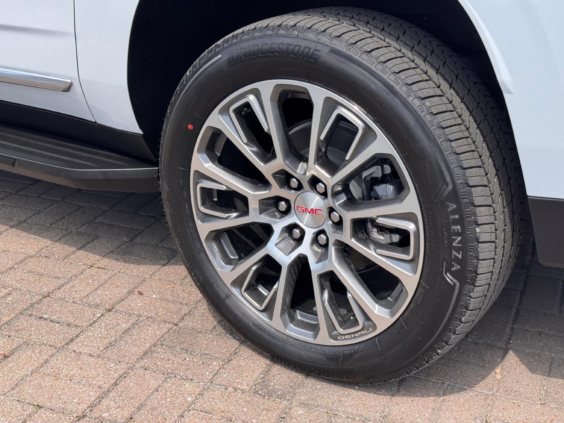 2026 GMC Yukon XL Denali - Photo 5