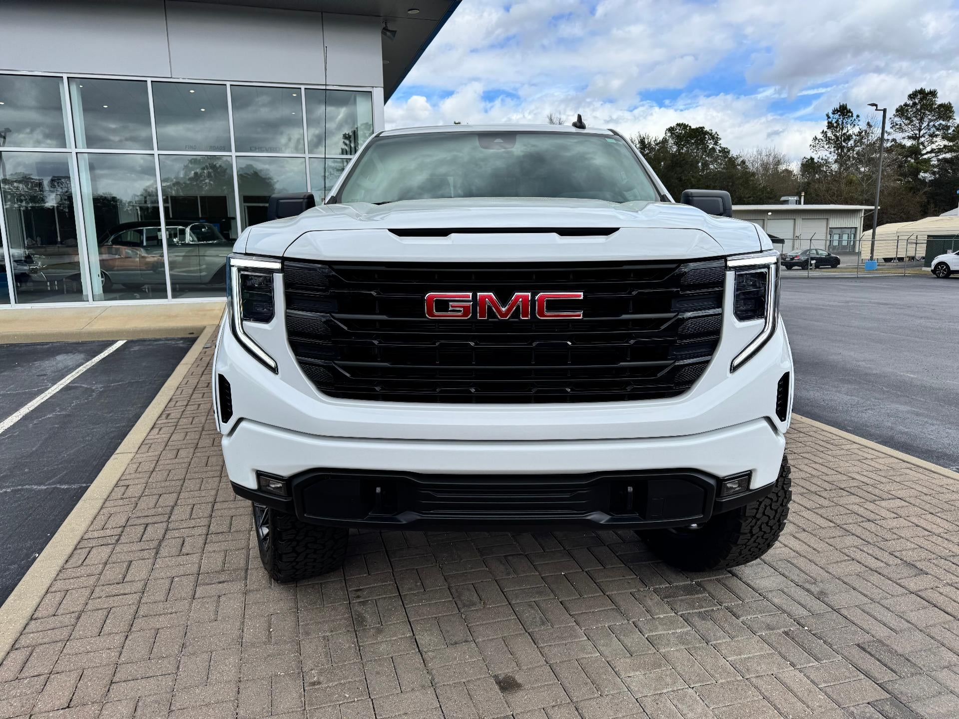 2025 GMC Sierra 1500 Elevation
