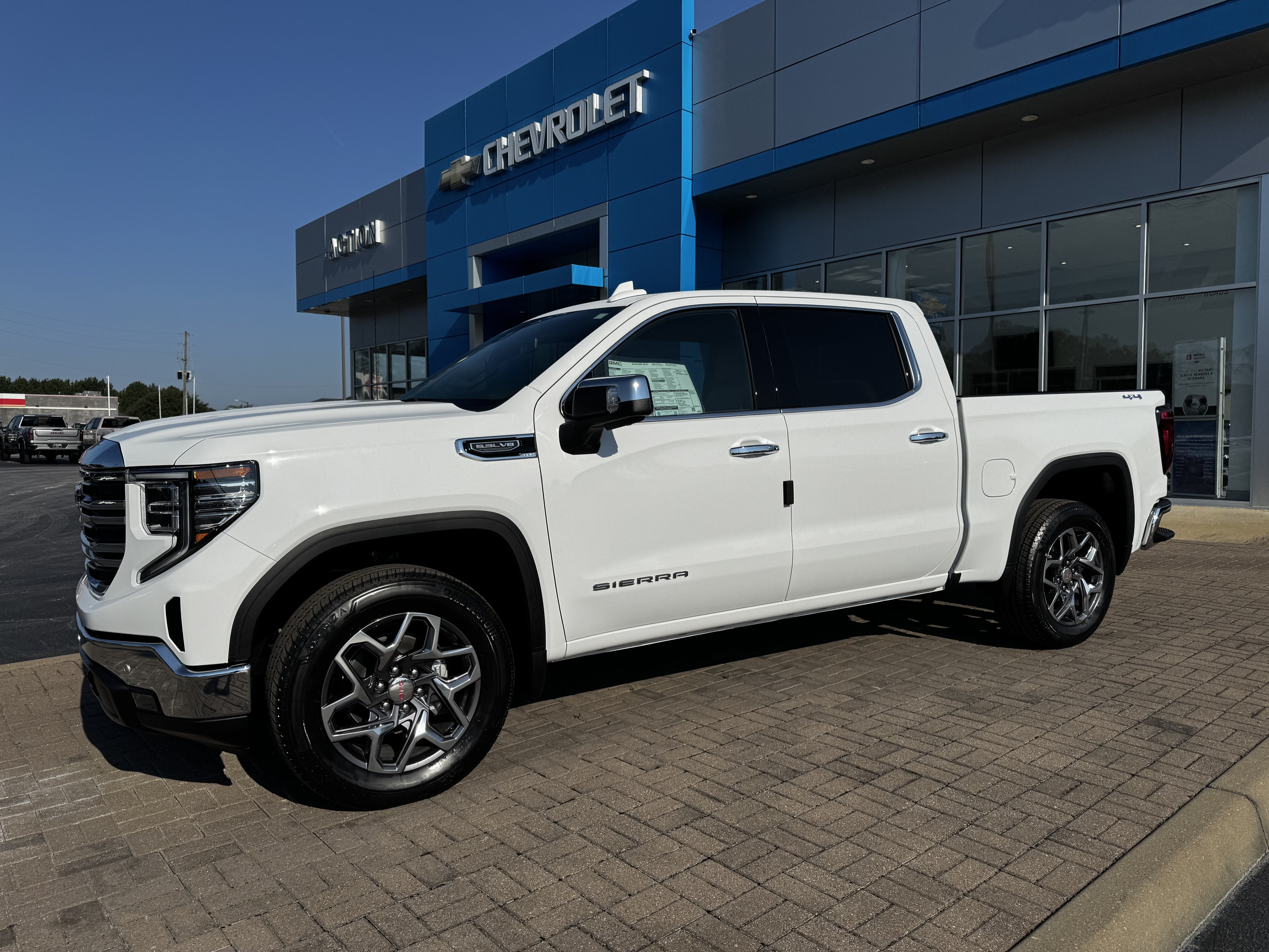 2026 GMC Sierra 1500 SLT
