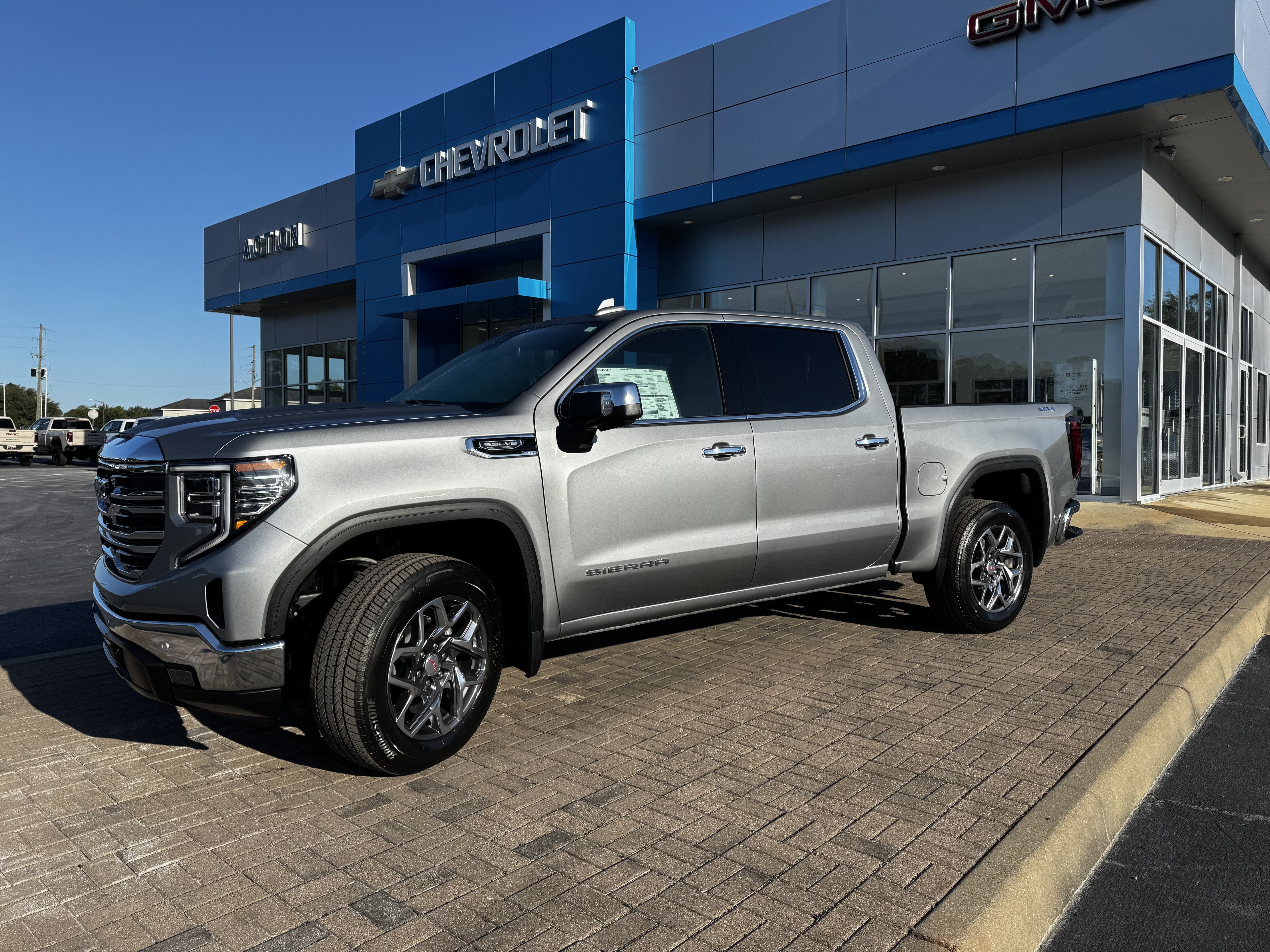 2026 GMC Sierra 1500 SLT - Photo 1