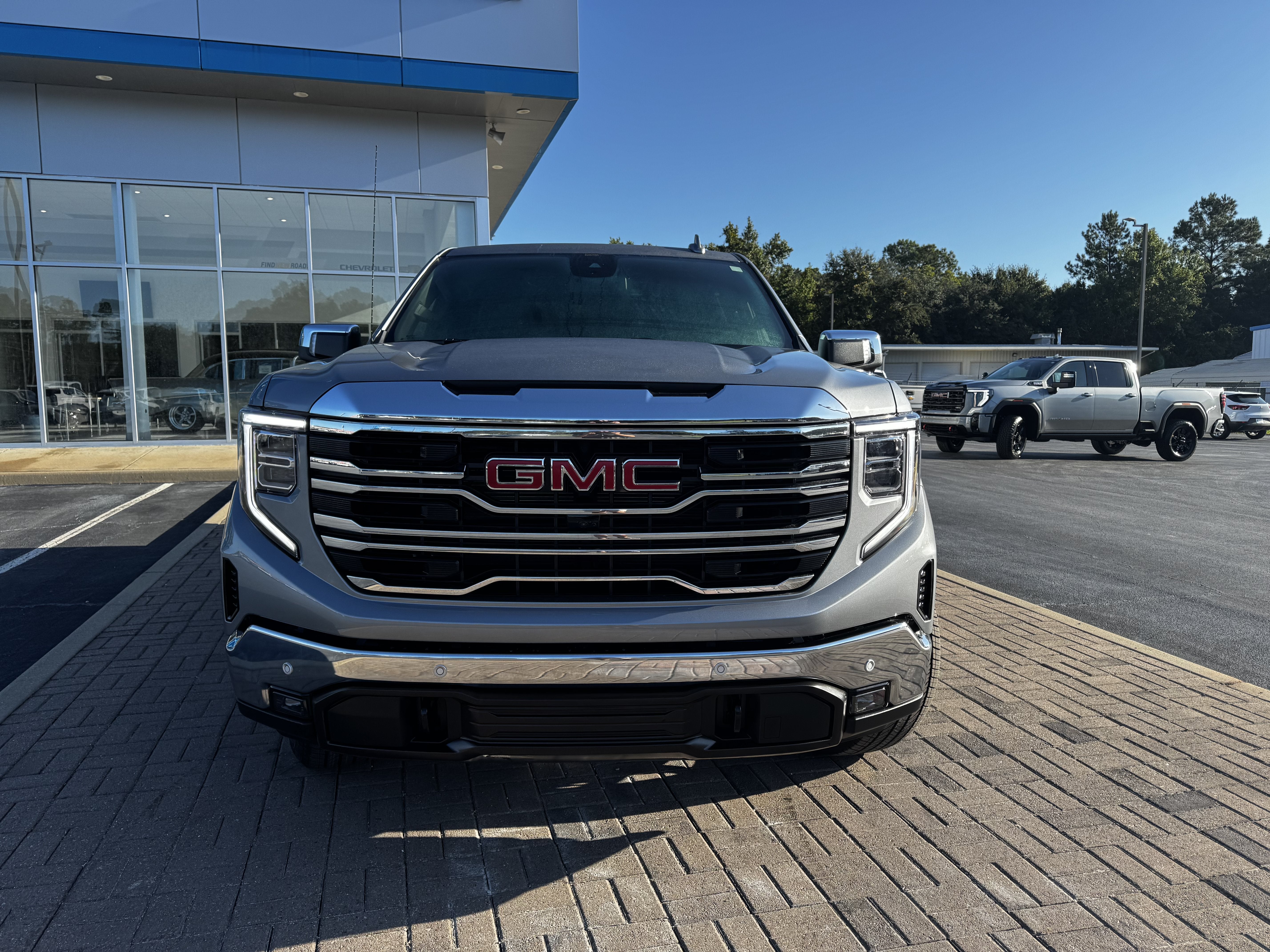 2026 GMC Sierra 1500 SLT - Photo 3
