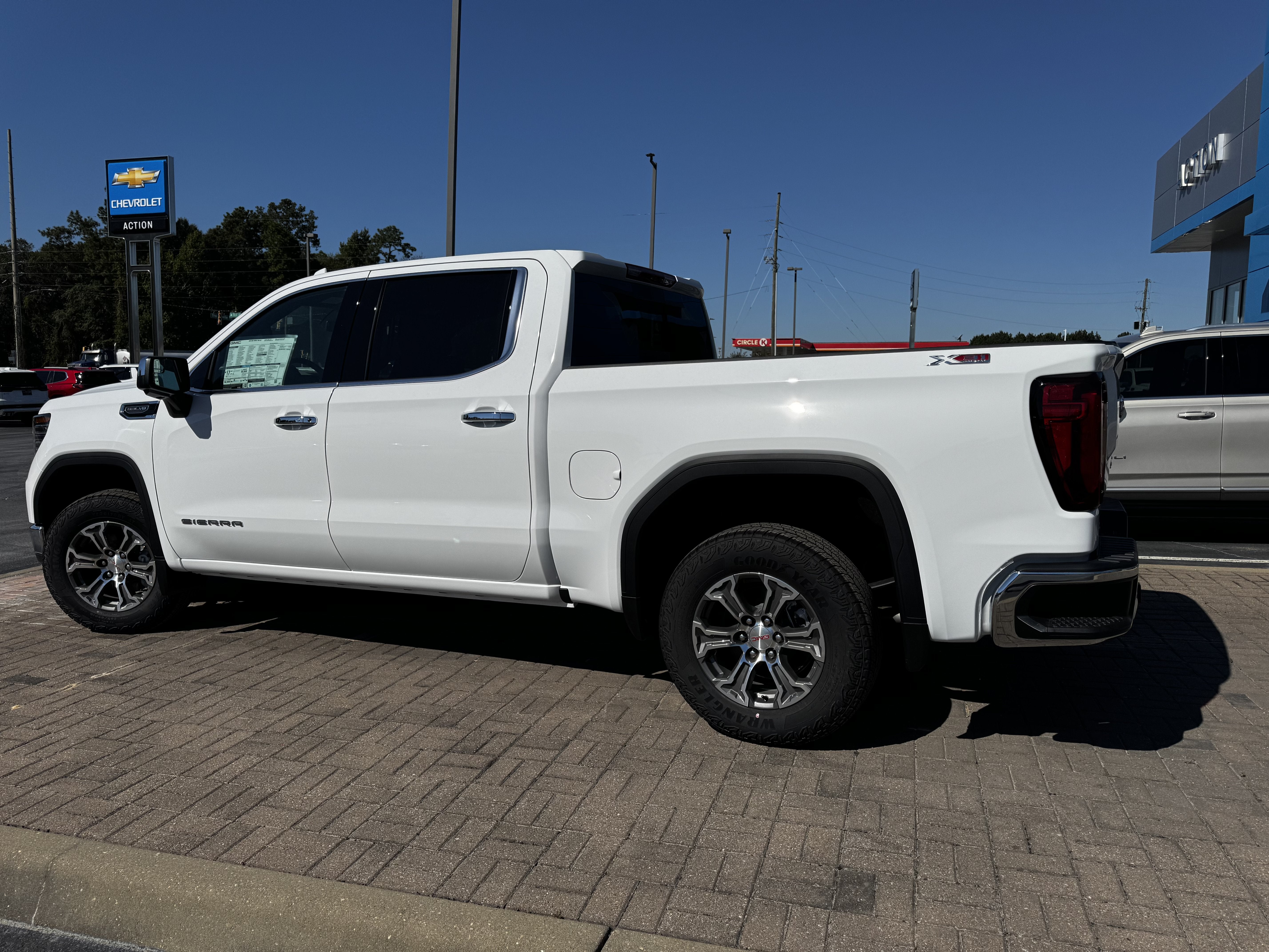 2026 GMC Sierra 1500 SLT