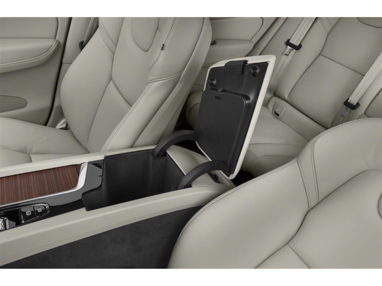2021 Volvo XC60 Momentum